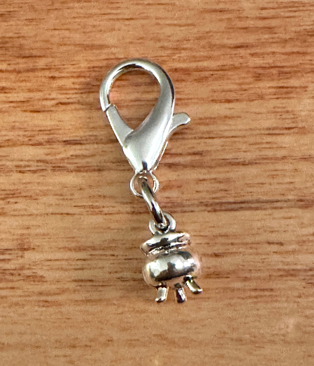 Mini Cauldron Keychain Charm – Witchy Zipper Pull Bag Charm for Witches & Halloween Lovers