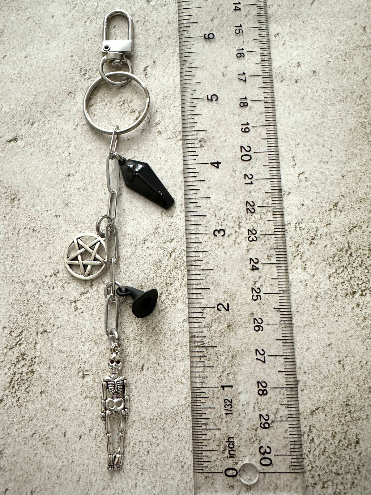 Spooky Horror Bag Charm Keychain – Silver & Black Coffin, Pentacle, Witch Hat & Skeleton