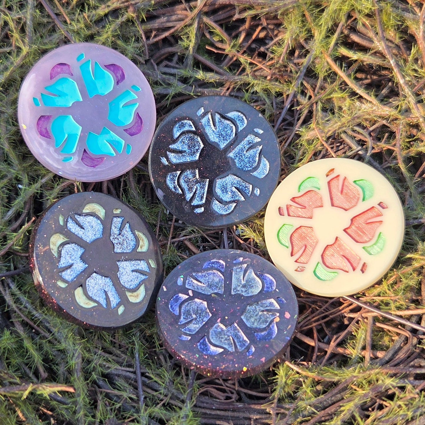 'Peace OR Poison' Handmade Resin Rainbow Shimmery D2 Gaming TTRPG Chance Flip
