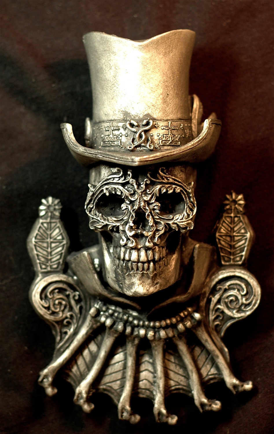 Baron Samedi Wall Plaque, Hand Painted Resin Sculpture | Voodoo Gothic Wall Art | Spooky Samedi Skull Plaque for Gothic Home Decor