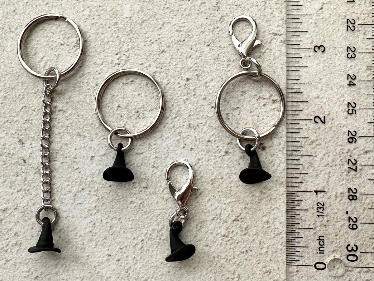Black Witch Hat Keychain Charm – Witchy Zipper Pull Bag Charm for Witches & Halloween