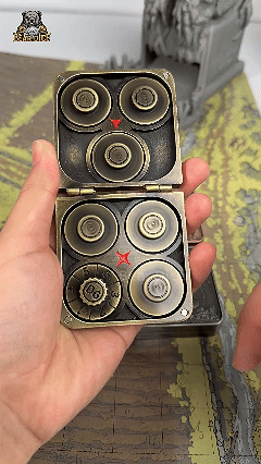 Metal Foldable Dice Box with 7-in-1 Roulette DND Dice Spinner — Magnetic