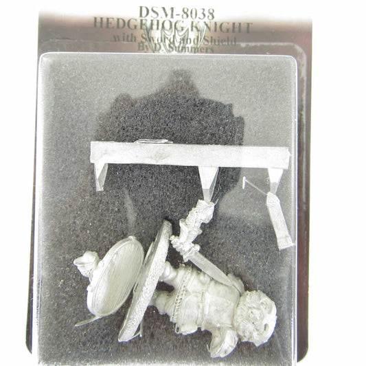 DSM8038 Hedgehog Hnight With Sword And Shield Miniature