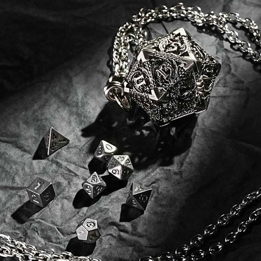 Multicolor Metal Hollow D20 Dice Necklace、Keychain + Mini DND Dice Set