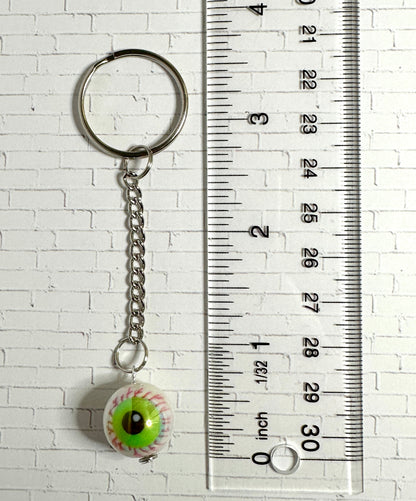 Bloody Eyeball Zipper Pull Keychain – Spooky Bag Charm for Horror Fans, Goths & Halloween