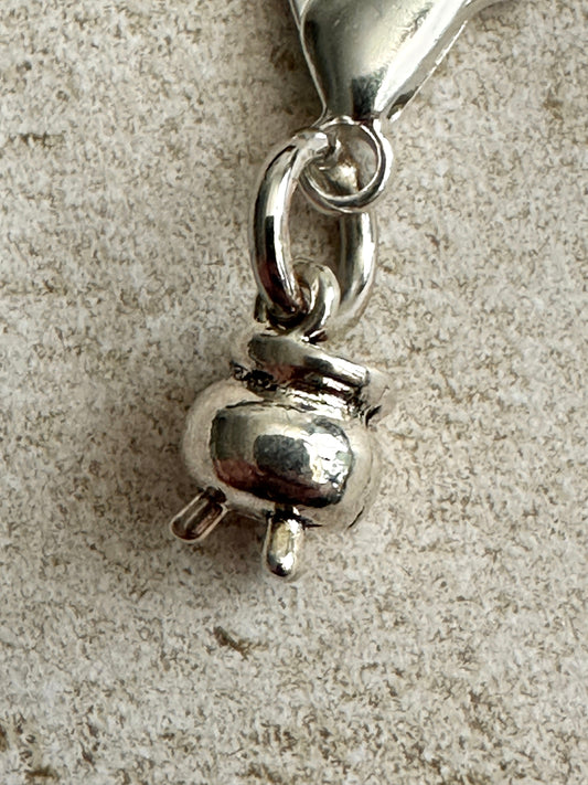 Mini Cauldron Keychain Charm – Witchy Zipper Pull Bag Charm for Witches & Halloween Lovers