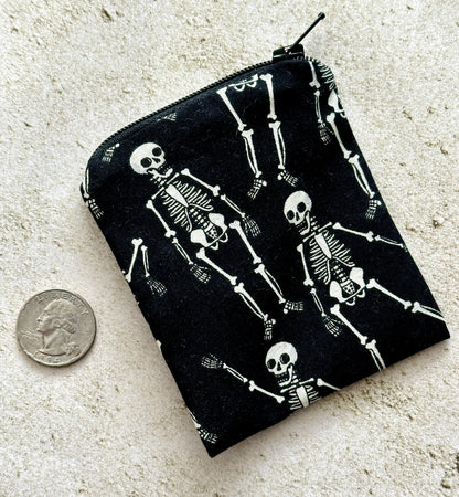 Skeleton Mojo Bag – Spooky Fabric Pouch for Crystals, Coins, Candy & Earbuds