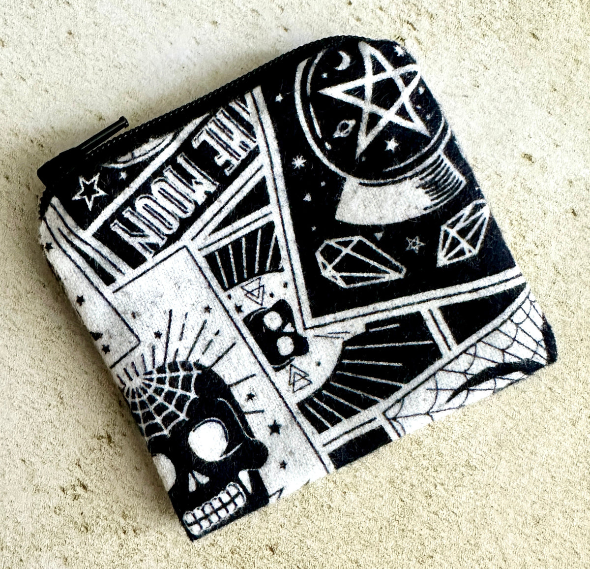 Pendulum Bag – Small Witchy Flannel Pouch for Runes, Crystals & Pendulums