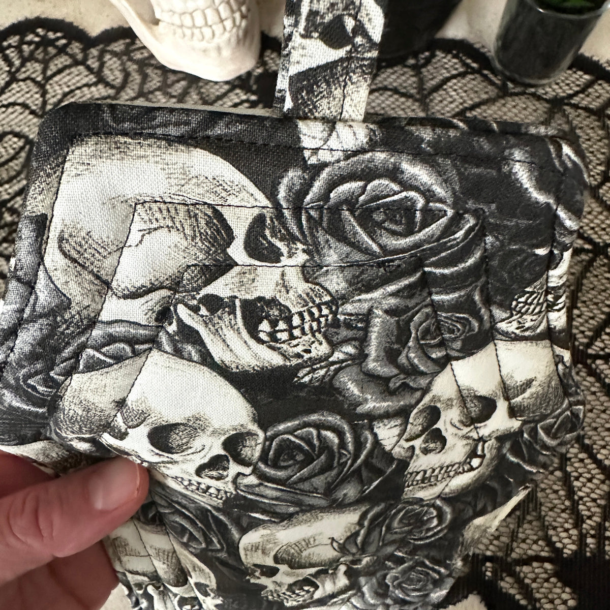 Coffin Pot Holder – Skulls & Roses Halloween Hot Pad