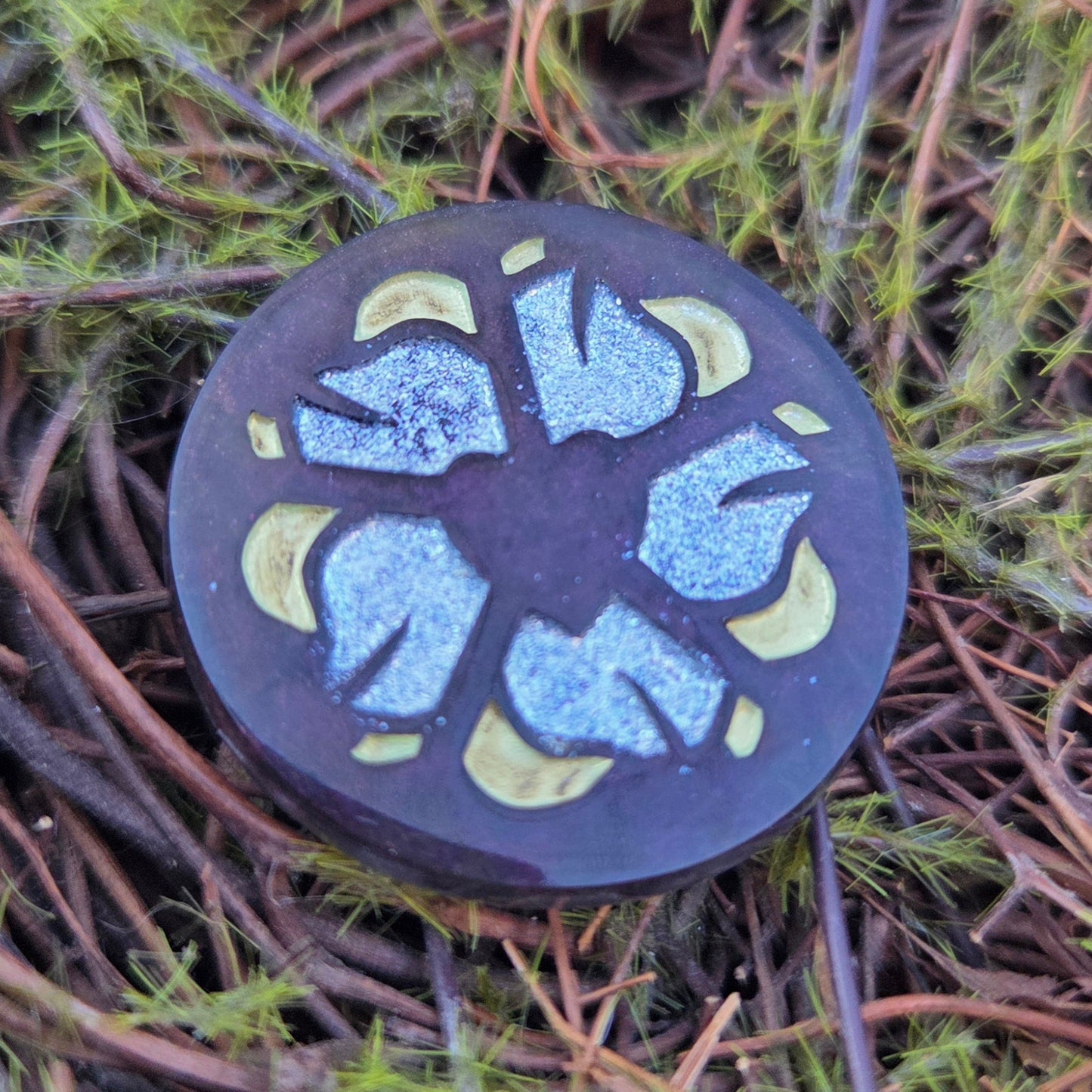 'Peace OR Poison' Handmade Resin Rainbow Shimmery D2 Gaming TTRPG Chance Flip