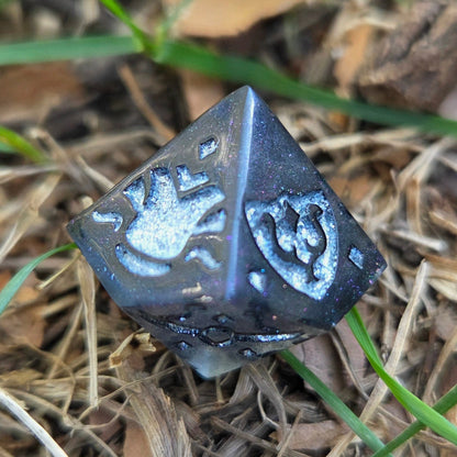 Magical Item Randomizer – Handmade 16mm Resin D10 Loot Die for Dungeon Masters