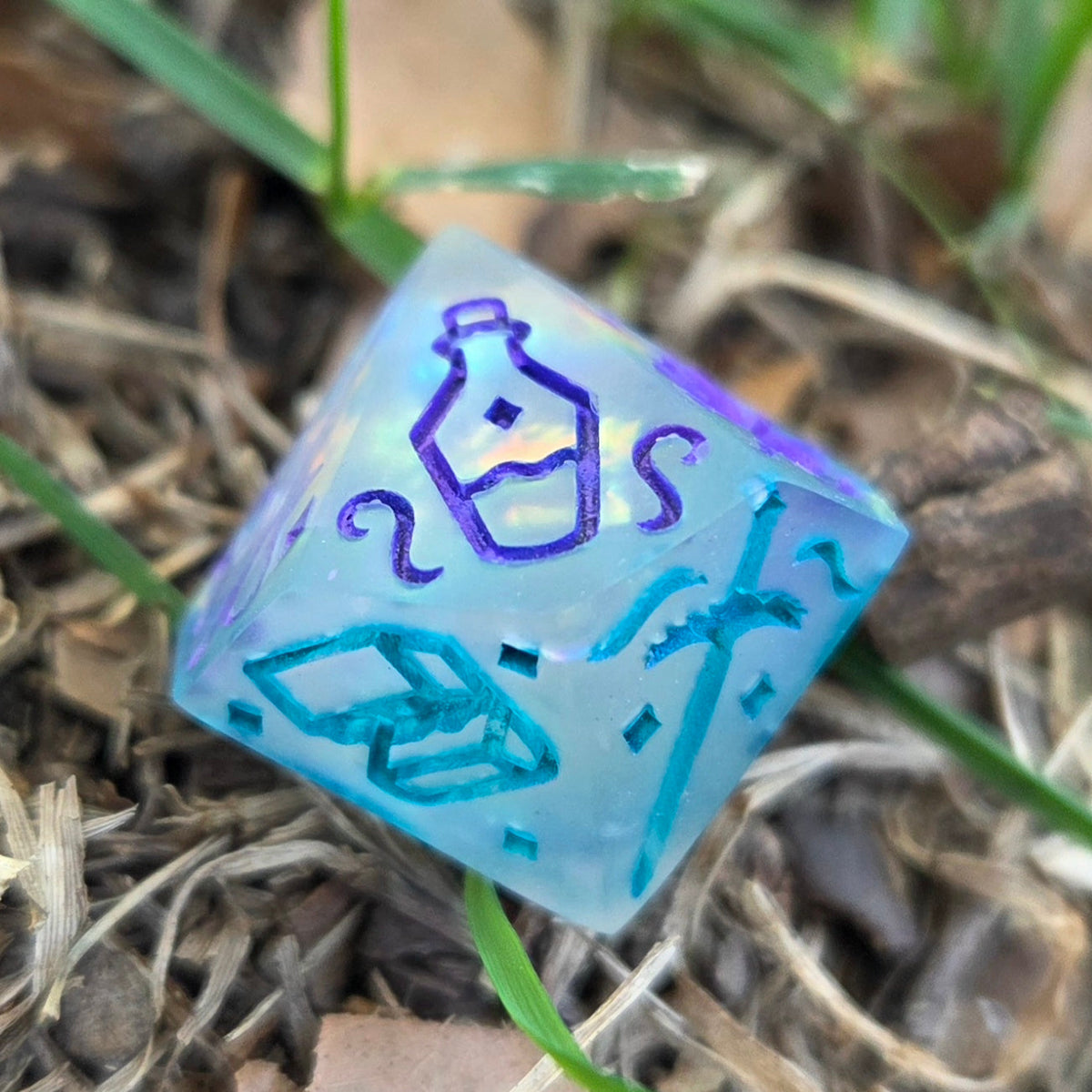 Magical Item Randomizer – Handmade 16mm Resin D10 Loot Die for Dungeon Masters