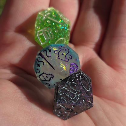 Magical Item Randomizer – Handmade 16mm Resin D10 Loot Die for Dungeon Masters
