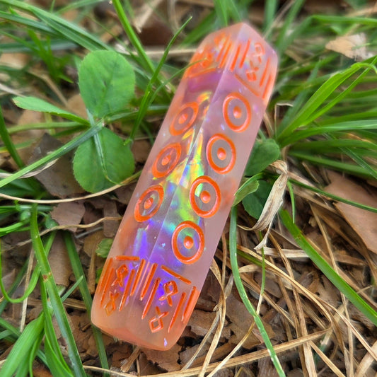 'Preserving History' Rainbow Colorshift Individual Handmade Resin Alternative Shaped Pipped Bar D4 Gaming Dice
