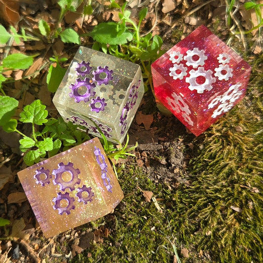 Grinding Gears - Handmade Steampunk Resin D6, Opal Flake & Colorshift Styles