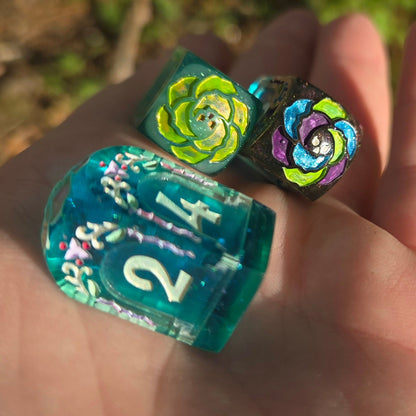 Beyond the Grave - Handmade Grave-Shaped Resin D4 with High-Contrast Ink