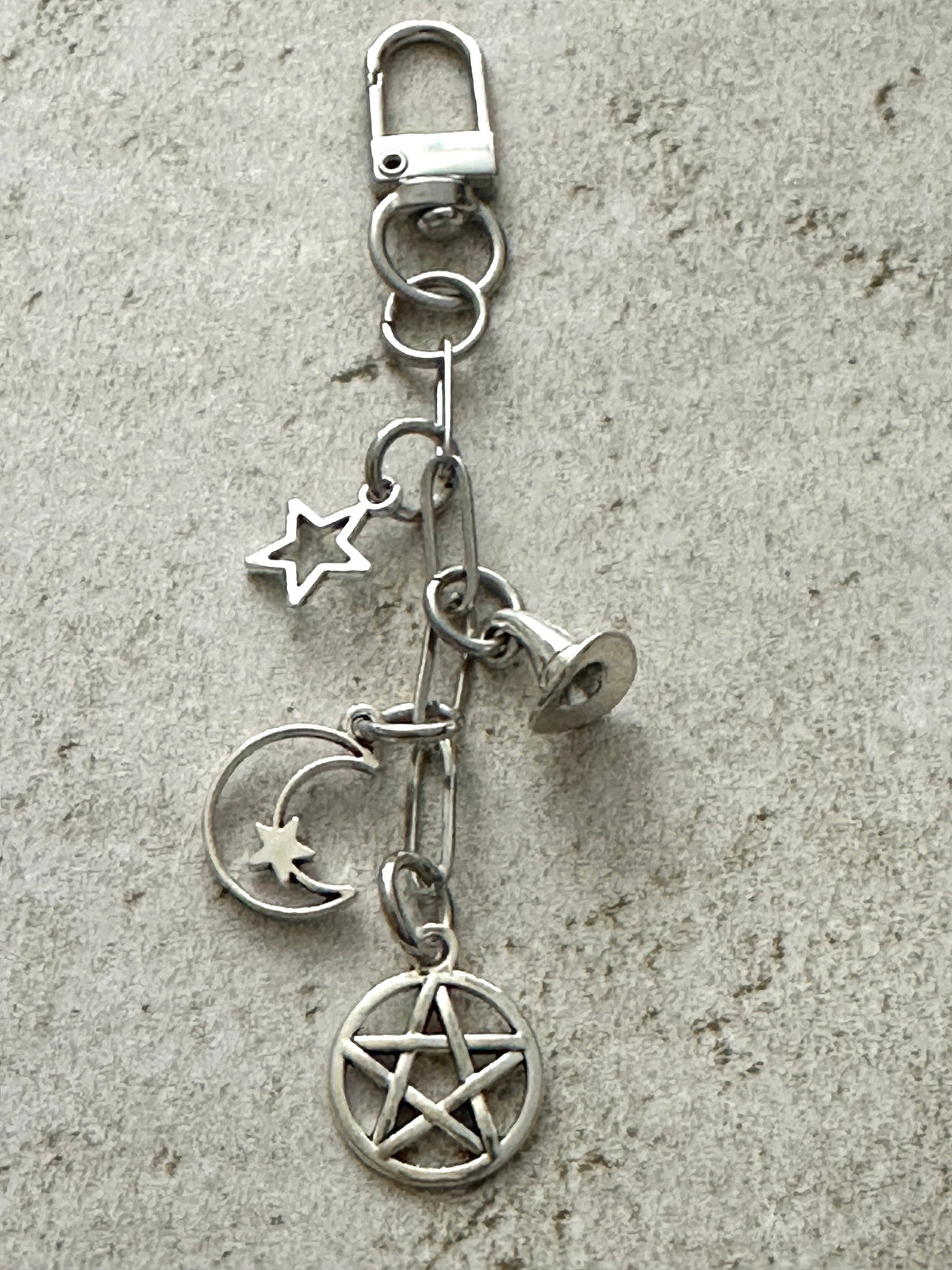 Witchy Bag Charm Keychain – Spooky Accessories for Witches, Goths & Halloween Lovers