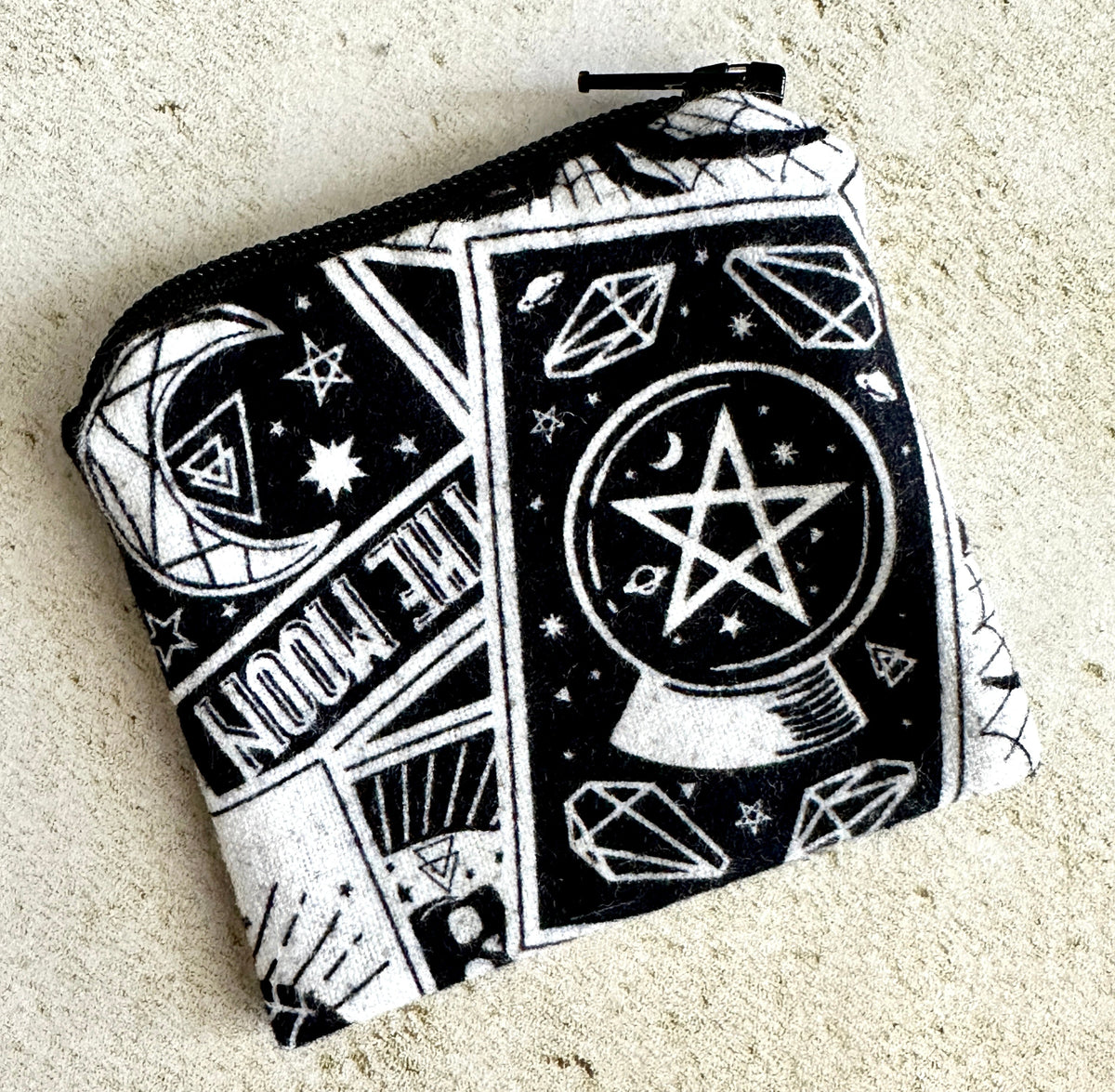 Pendulum Bag – Small Witchy Flannel Pouch for Runes, Crystals & Pendulums