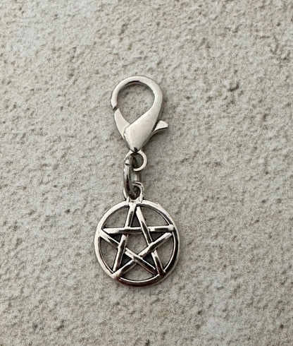 Pentacle Keychain Charm – Witchy Zipper Pull Bag Charm for Witches & Pagans