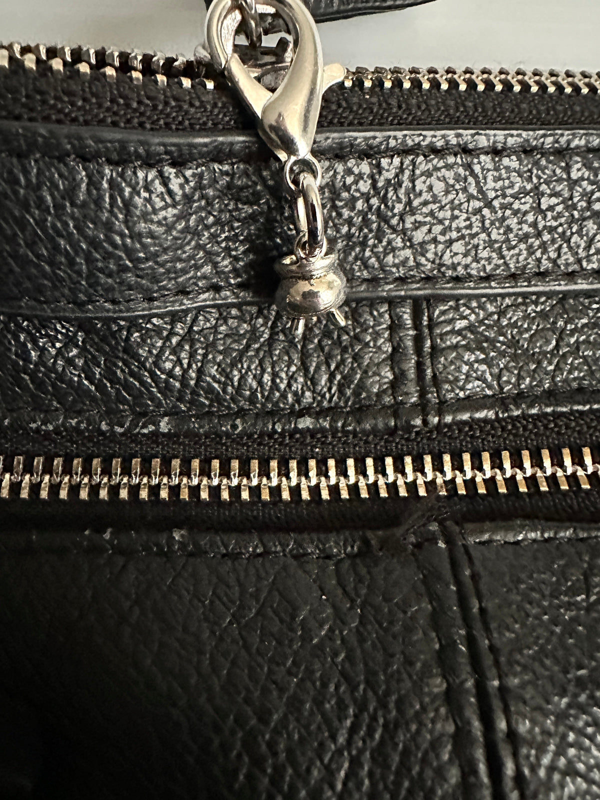 Mini Cauldron Keychain Charm – Witchy Zipper Pull Bag Charm for Witches & Halloween Lovers