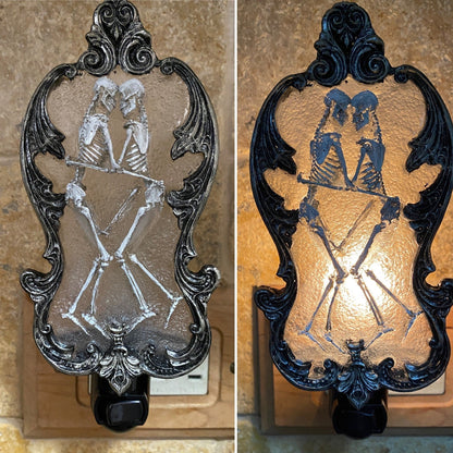 Amor Aeternus, Skeleton Lovers Nightlight, Hand Painted Resin Sculpture| Gothic Night Light |Embracing Skeletons Light for Gothic Home Decor