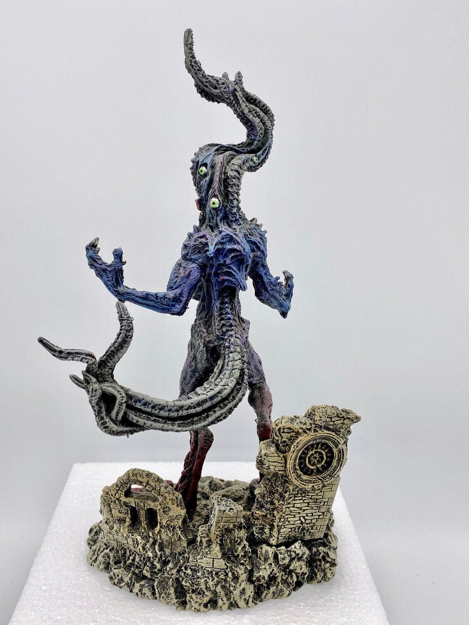 H.P. Lovecraft's Nyarlathotep Statue – Full Color Resin Sculpture
