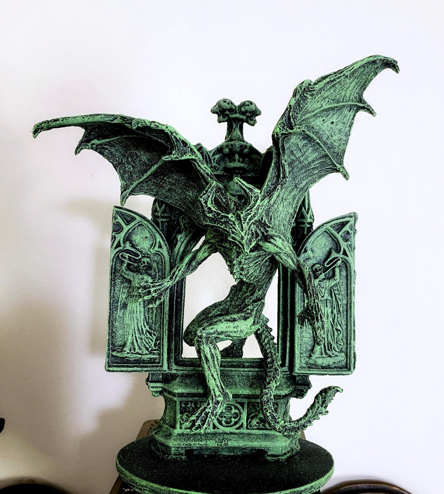 H.P. Lovecraft's Nightgaunt Statue – Hand Painted Cthulhu Mythos Figurine