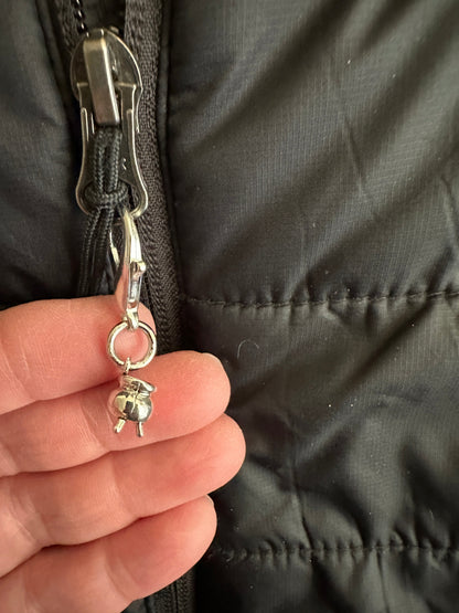 Mini Cauldron Keychain Charm – Witchy Zipper Pull Bag Charm for Witches & Halloween Lovers