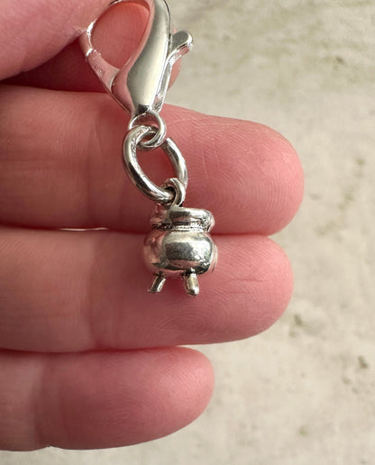 Mini Cauldron Keychain Charm – Witchy Zipper Pull Bag Charm for Witches & Halloween Lovers