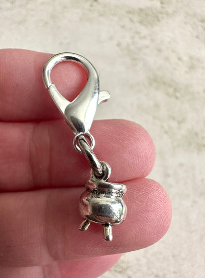 Mini Cauldron Keychain Charm – Witchy Zipper Pull Bag Charm for Witches & Halloween Lovers
