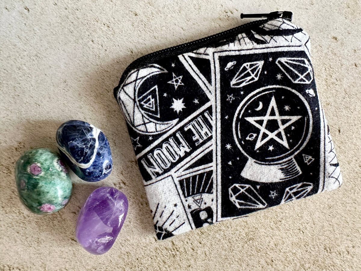 Pendulum Bag – Small Witchy Flannel Pouch for Runes, Crystals & Pendulums