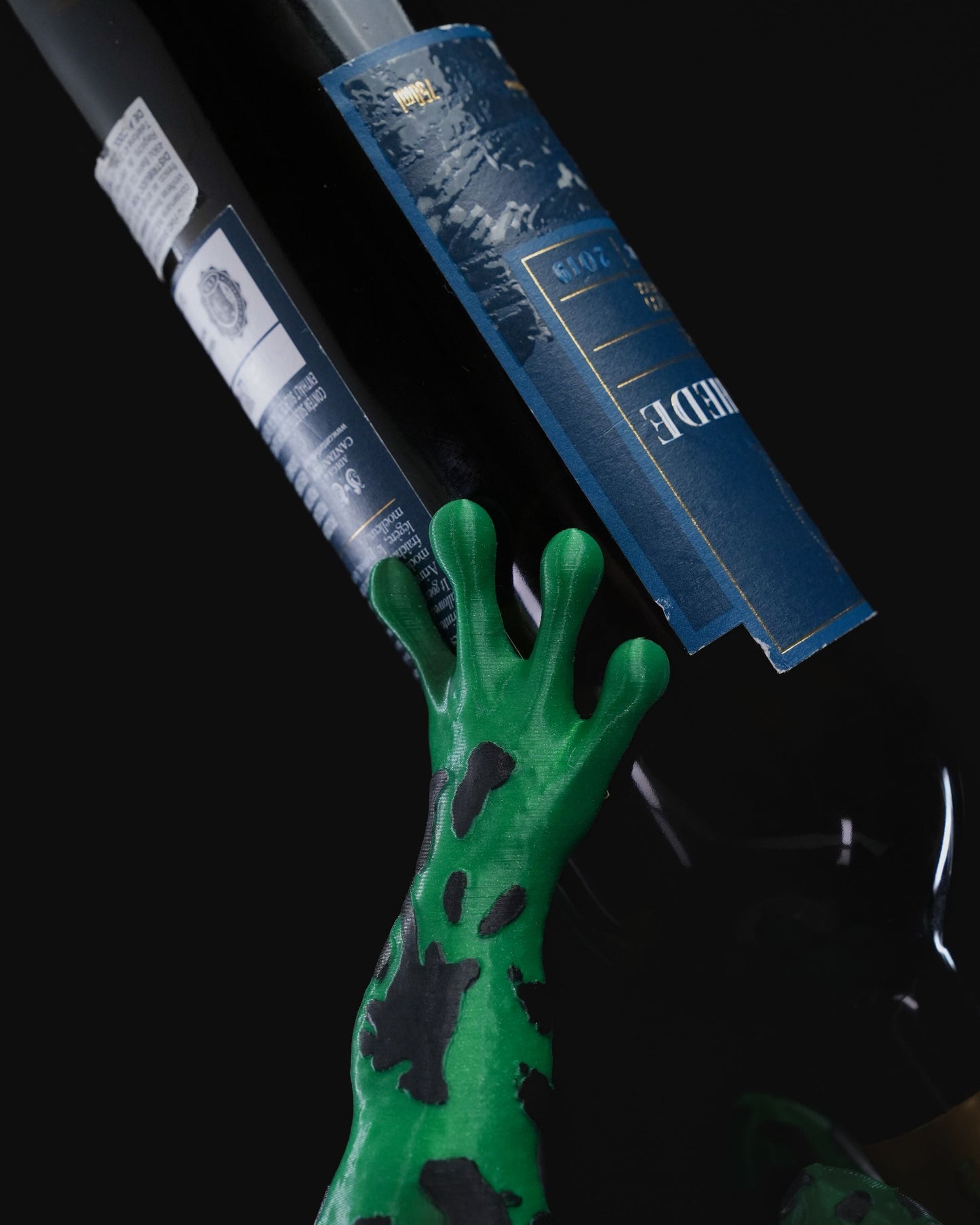 Frog 2 Wine Holder