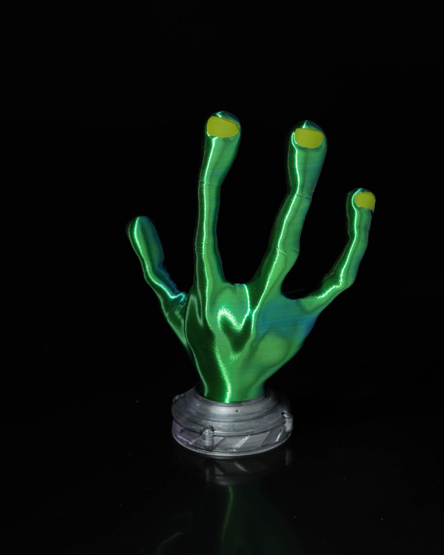 4 Finger Alien Hand Controller Holder