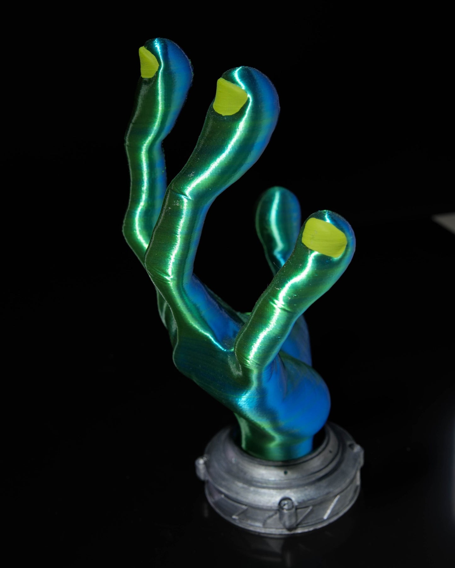 4 Finger Alien Hand Controller Holder