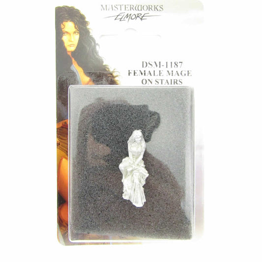 DSM1187 Female Mage On Stairs Miniature Elmore Masterworks