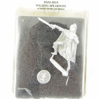 DSM5019 Wildling Spearwife with Short Sword Miniature George R.R. Martin