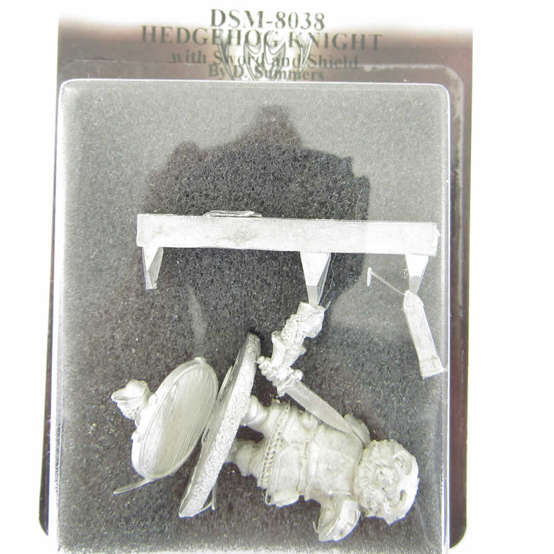 DSM8038 Hedgehog Hnight With Sword And Shield Miniature