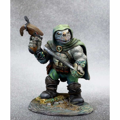 DSM8120 Tortoise Rogue with Hand Crossbow and Sword Miniature