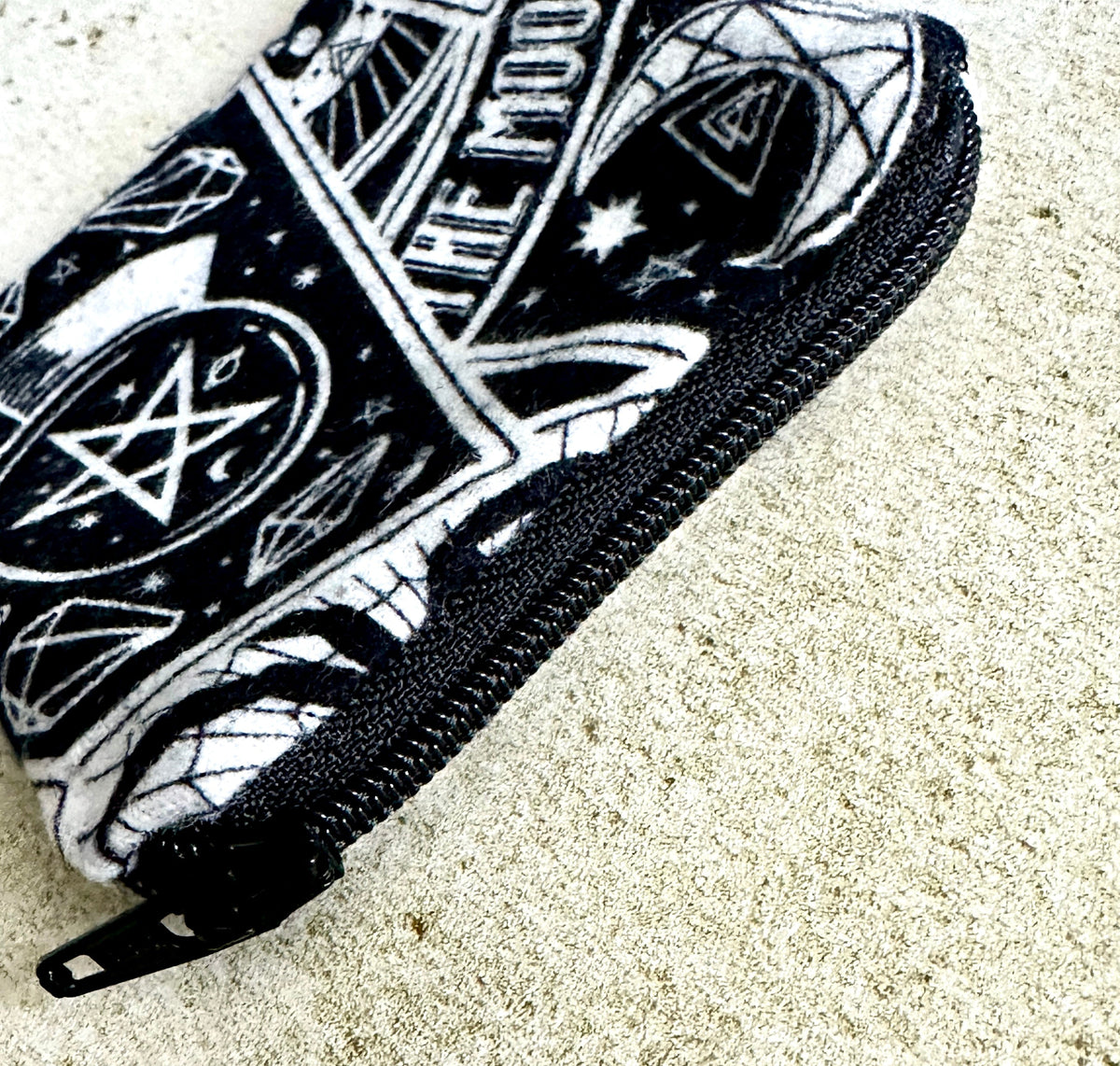 Pendulum Bag – Small Witchy Flannel Pouch for Runes, Crystals & Pendulums