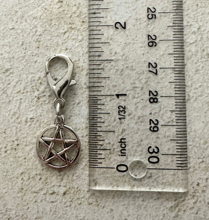 Pentacle Keychain Charm – Witchy Zipper Pull Bag Charm for Witches & Pagans