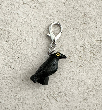 Crow Raven Bag Charm Keychain – Spooky Zipper Pull for Goths, Witches & Horror Fans
