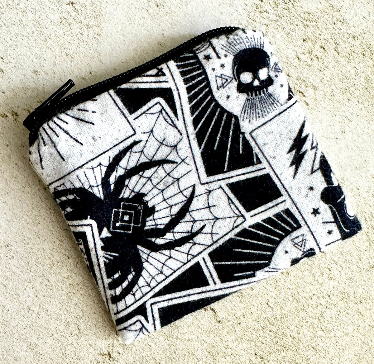 Pendulum Bag – Small Witchy Flannel Pouch for Runes, Crystals & Pendulums