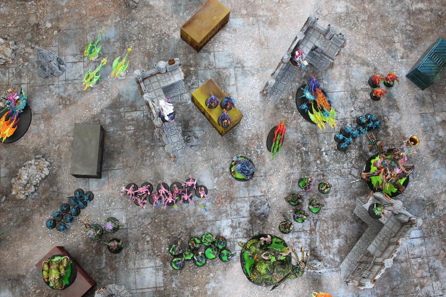 Urban Ruins Neoprene Battle Mat — Warhammer, 40K, AoS, Kill Team, MCP & More