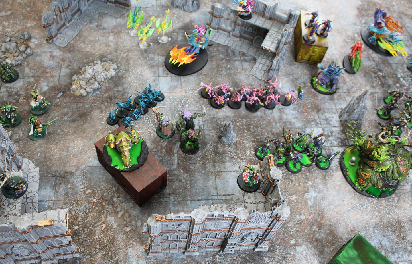 Urban Ruins Neoprene Battle Mat — Warhammer, 40K, AoS, Kill Team, MCP & More