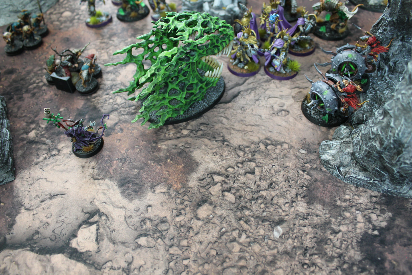 Scarred Badlands - Neoprene Battle Mat with Bag