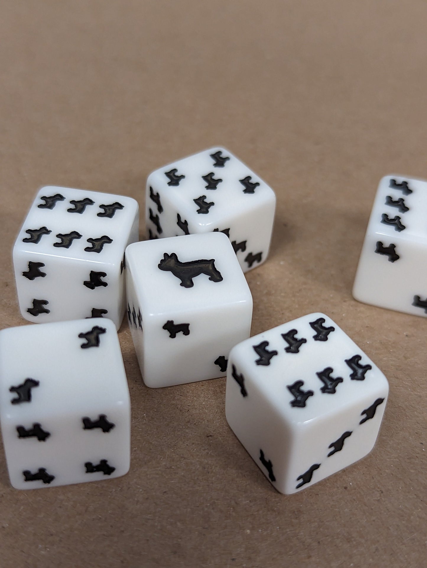Bulldog Dice Opaque White w/Black Bulldogs 16mm d6 Dice (sold per die)