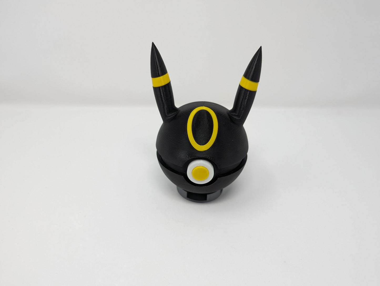 Umbreon Style Pokeball