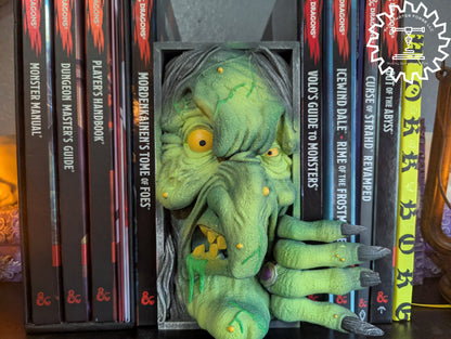 Baba Yaga Witch 3D Printed Book Nook- Miniatures of Madness- Bring Eerie Folklore to Life!