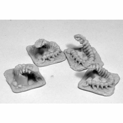 RPR77427 Dungeon Vermin Centipede Miniature 25mm Heroic Scale Bones