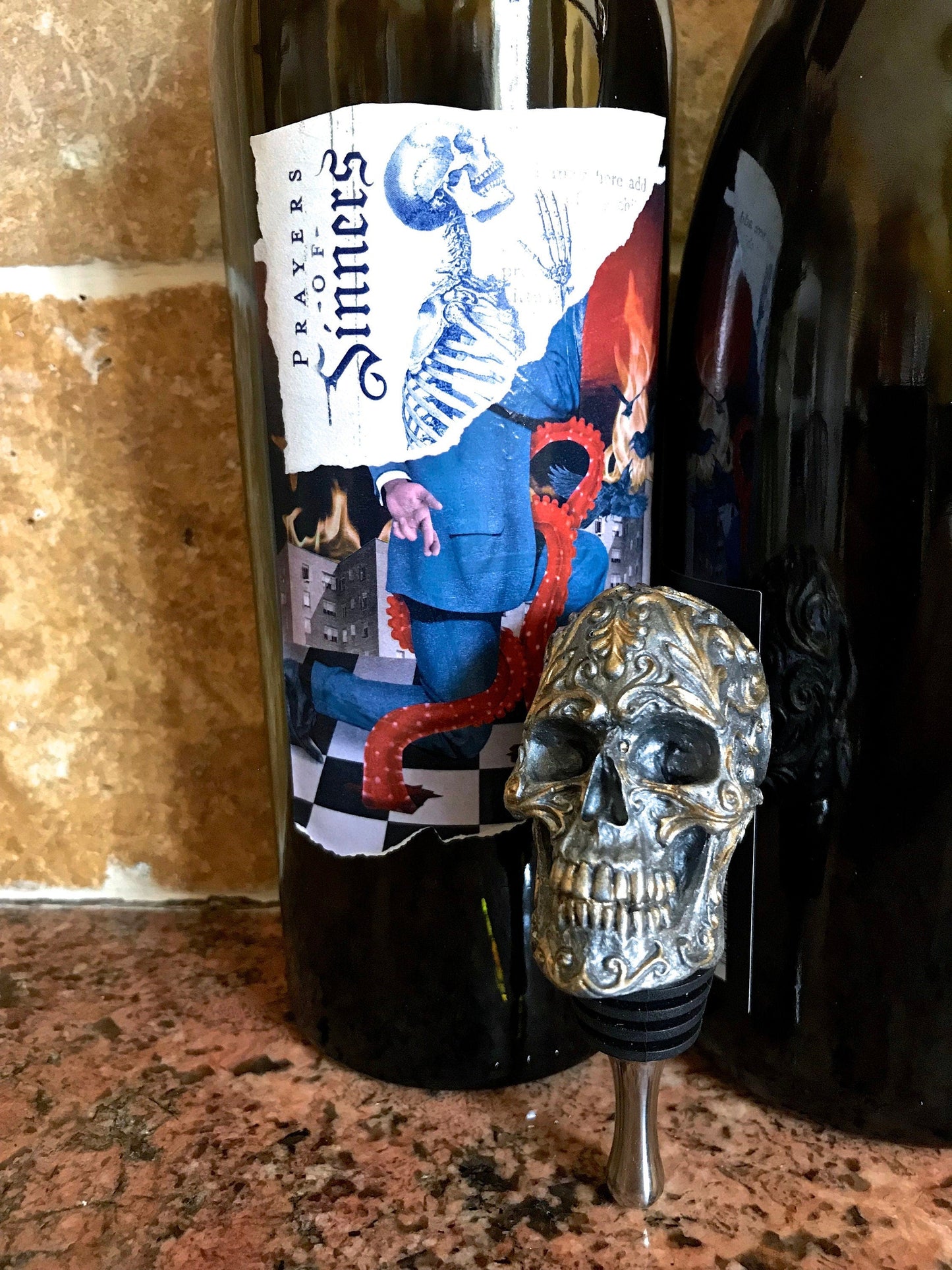 Ornate Skull Winestopper